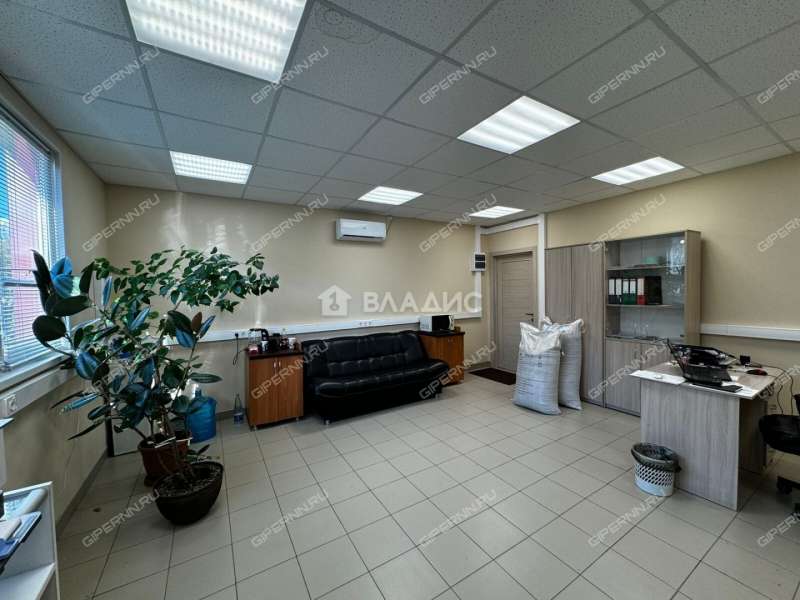 здание под офис, торговую площадь на Борской улице