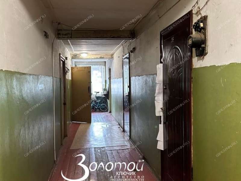 комната в доме 4/4 на улице Красных Партизан