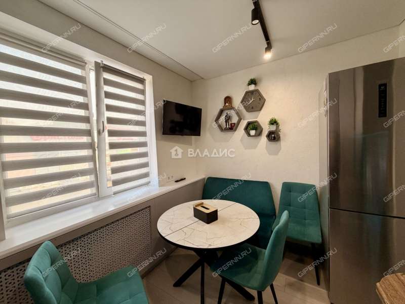 однокомнатная квартира на улице Чугунова дом 15 город Бор