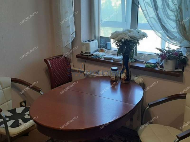 трёхкомнатная квартира на улице Александра Хохлова дом 1