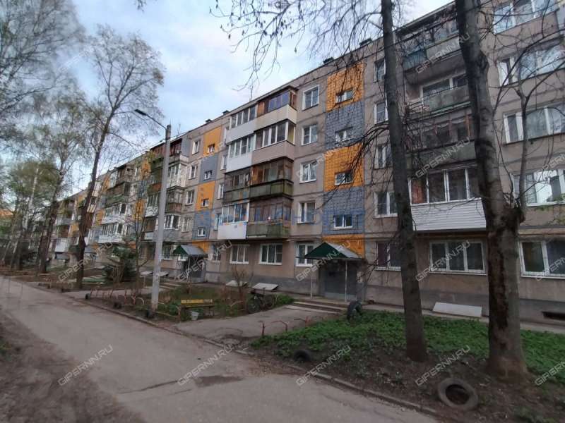 трёхкомнатная квартира на бульваре 60-летия Октября дом 9