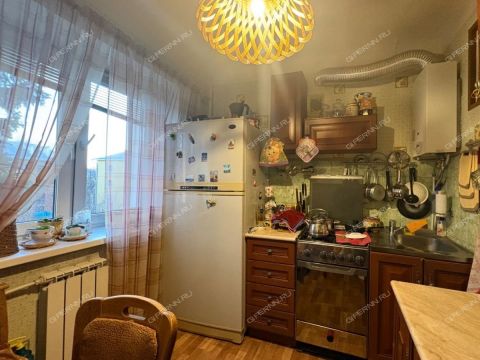 2-komnatnaya-ul-surikova-d-1 фото