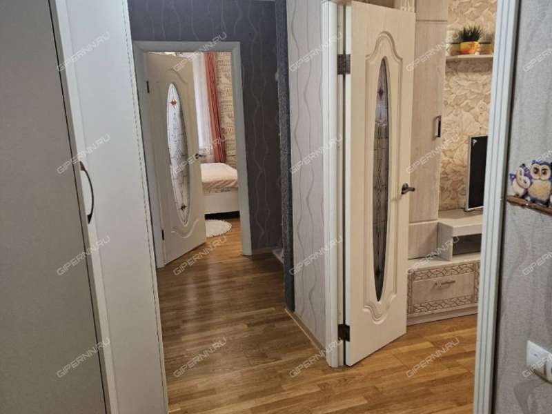 трёхкомнатная квартира на Свирской улице дом 14