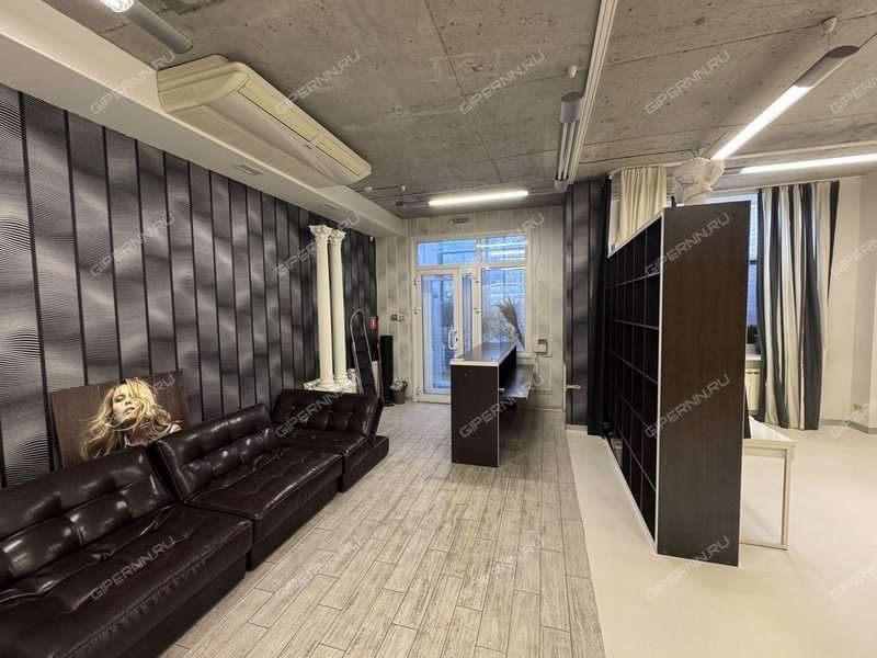 помещение под торговую площадь на Студеная ул., д.68а