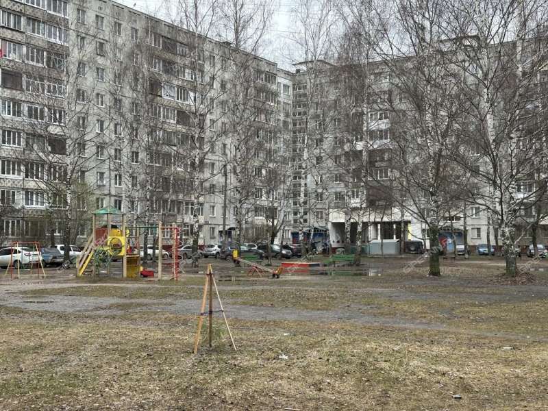 трёхкомнатная квартира на улице Строкина дом 9