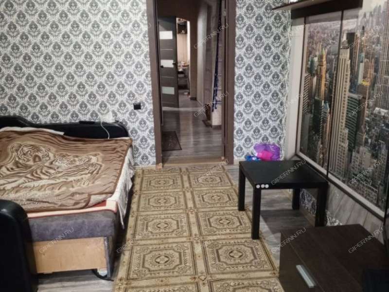 трёхкомнатная квартира на улице Героя Советского Союза Поющева дом 15