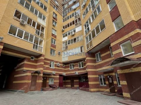 4-komnatnaya-ul-nesterova-d-33 фото