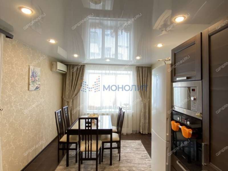 четырёхкомнатная квартира на улице Петрищева дом 10 город Дзержинск