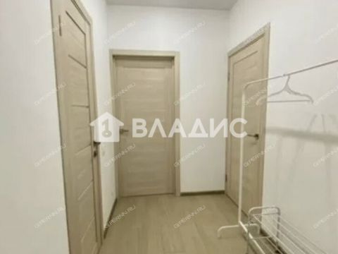 1-komnatnaya-ul-geroya-sovetskogo-soyuza-safronova-d-7-k1 фото