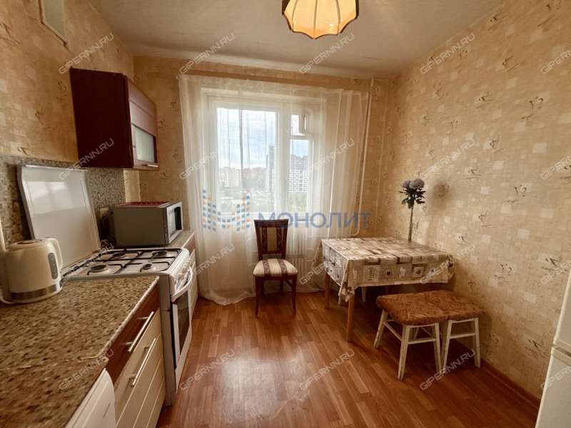 трёхкомнатная квартира на улице Верхнепечёрская дом 1