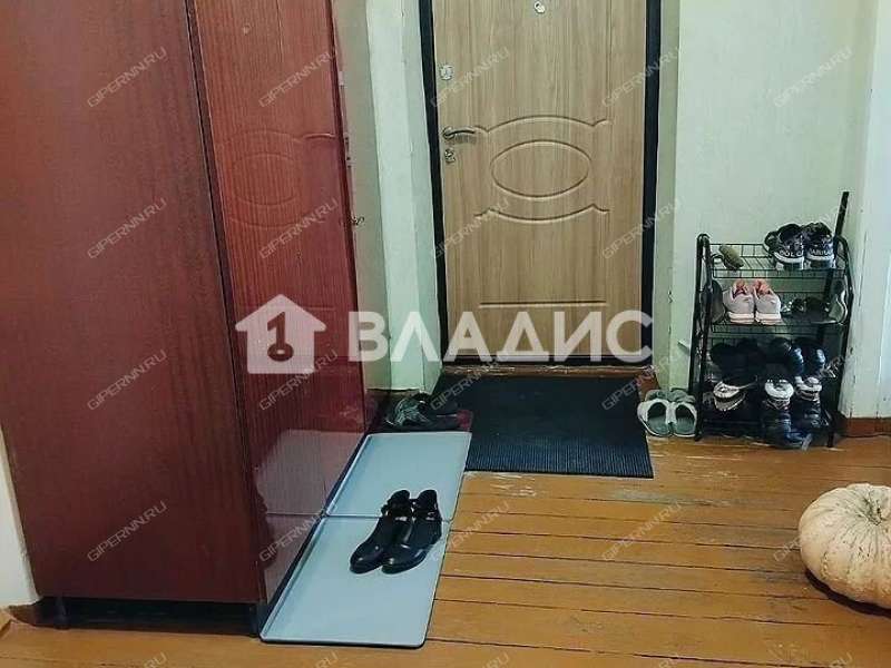 трёхкомнатная квартира на проспекте Кирова дом 11