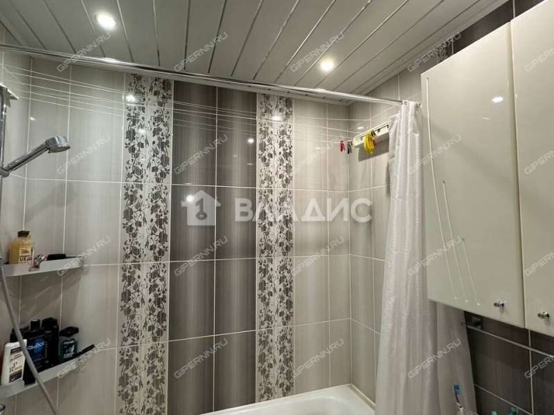 трёхкомнатная квартира на улице Старых Производственников дом 20