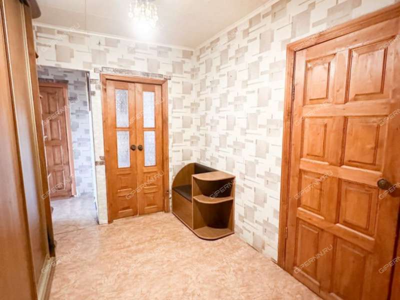 трёхкомнатная квартира в 2-м микрорайоне дом 30 город Бор