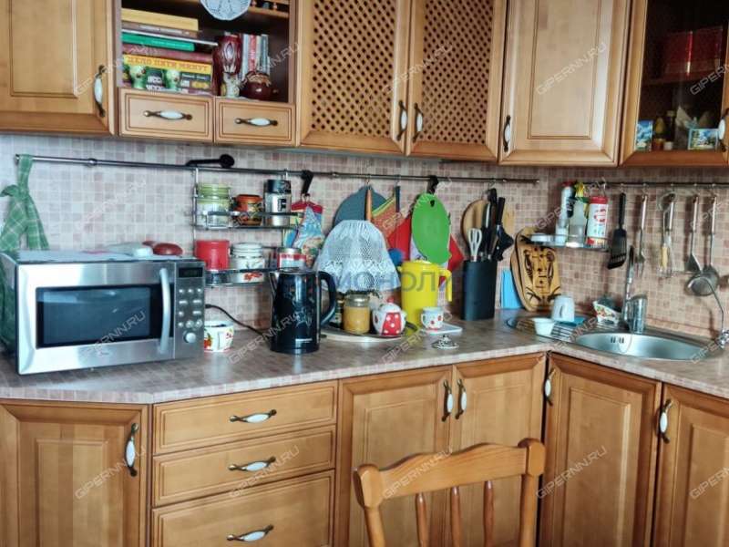 двухкомнатная квартира на улице Верхнепечёрская дом 13 к1