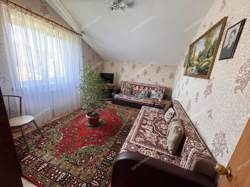 дом на Озёрной улице деревня Крутая