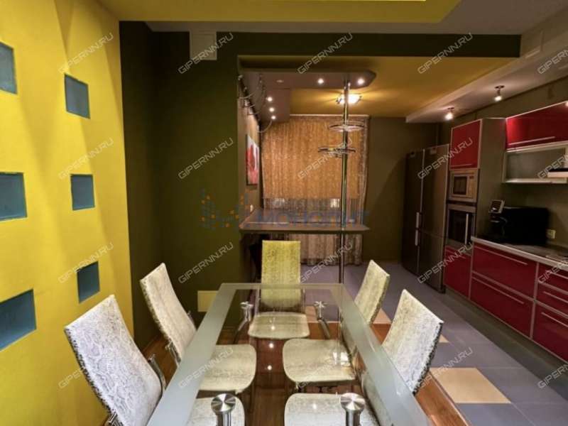 трёхкомнатная квартира на улице Коминтерна дом 127