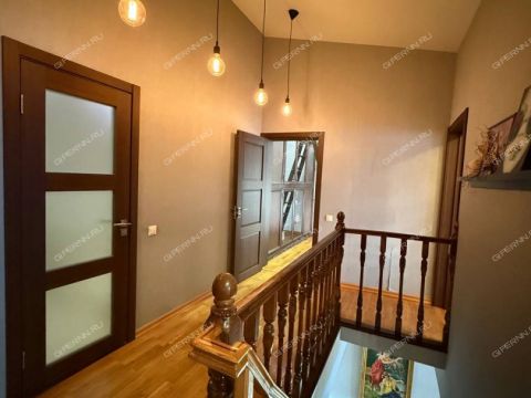 4-komnatnaya-ul-artelnaya-d-13-k1 фото