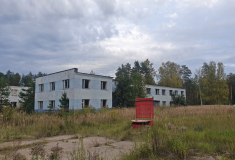 «Искра» забвения. Почему бывший пионерлагерь на Бору так и не стал «Школой 800»