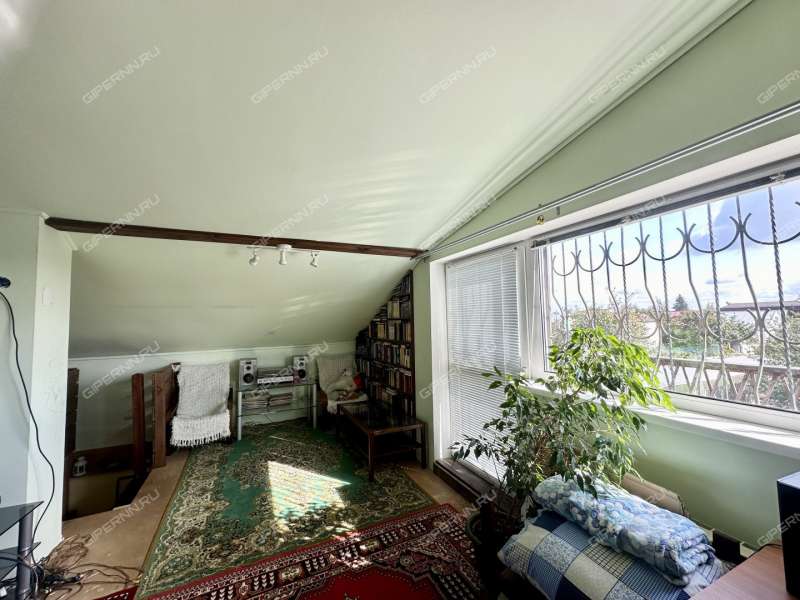 дом на  село Безводное