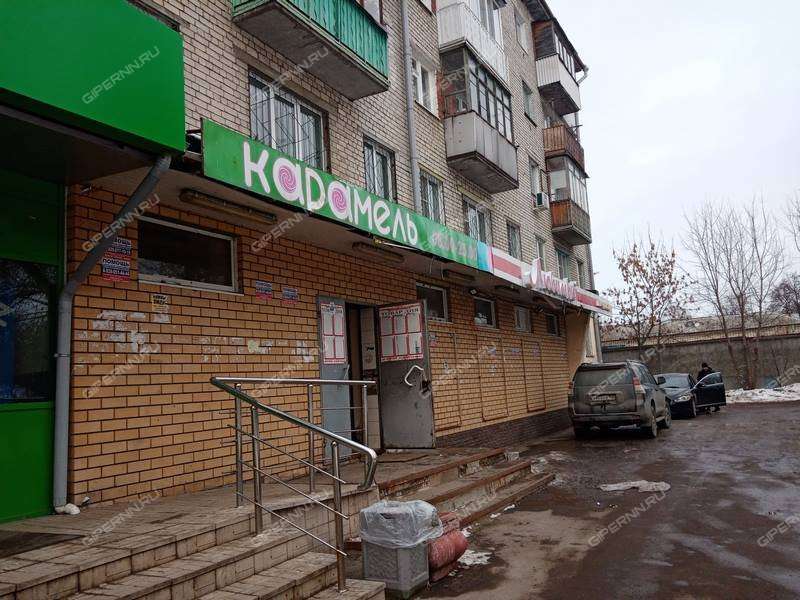помещение под торговую площадь на улице Сазанова
