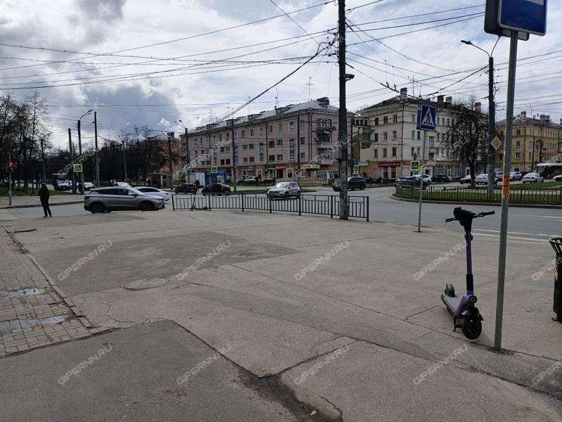 помещение под торговую площадь на Октября пр-кт., д.18