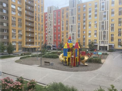 2-komnatnaya-ul-romantikov-d-1 фото