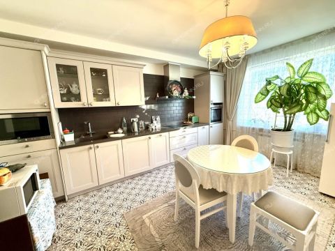 2-komnatnaya-ul-geroya-shnitnikova-d-3 фото