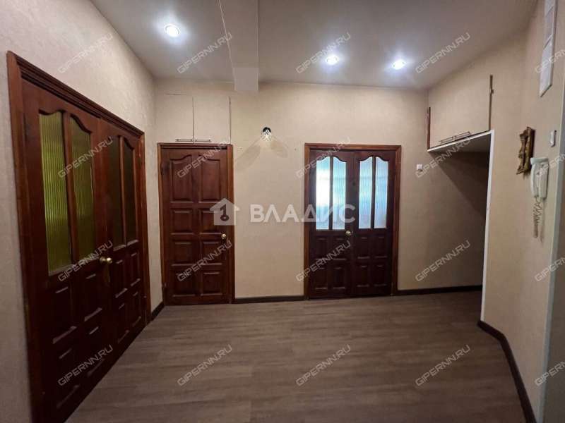 трёхкомнатная квартира на улице 50-летия Победы дом 6/2