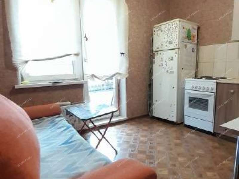однокомнатная квартира на бульваре 60-летия Октября дом 23к3