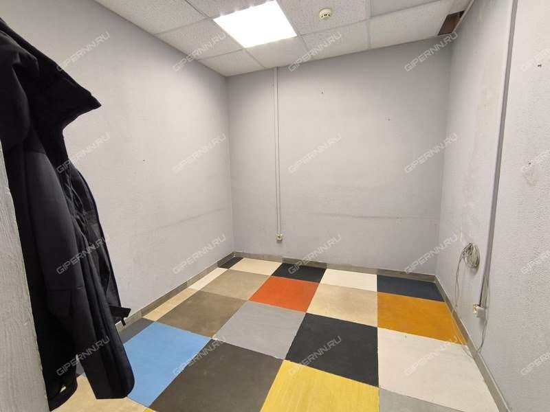 помещение под торговую площадь на Ижорская ул. д.18