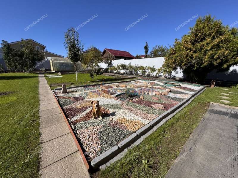 дом на Озёрной улице деревня Крутая