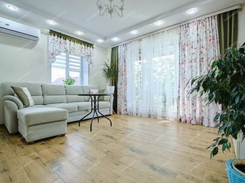 коттедж на Восточной улице село Великий Враг