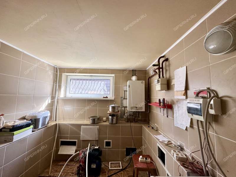 дом на  село Безводное