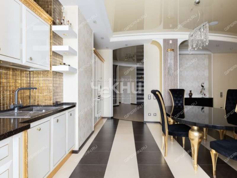 четырёхкомнатная квартира на улице Ульянова дом 7