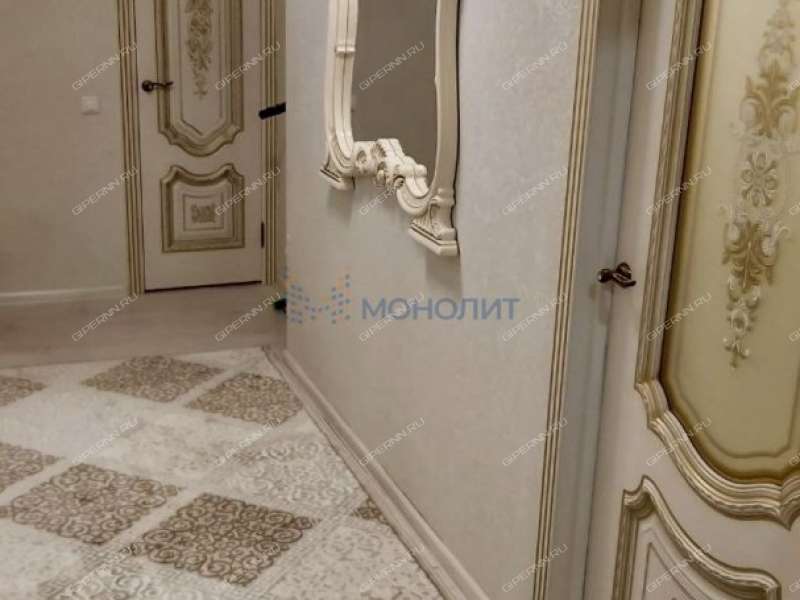 трёхкомнатная квартира на улице Верхнепечёрская дом 8