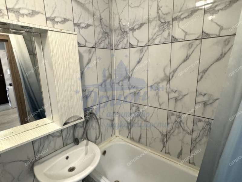 трёхкомнатная квартира на Мончегорской улице дом 12, к6