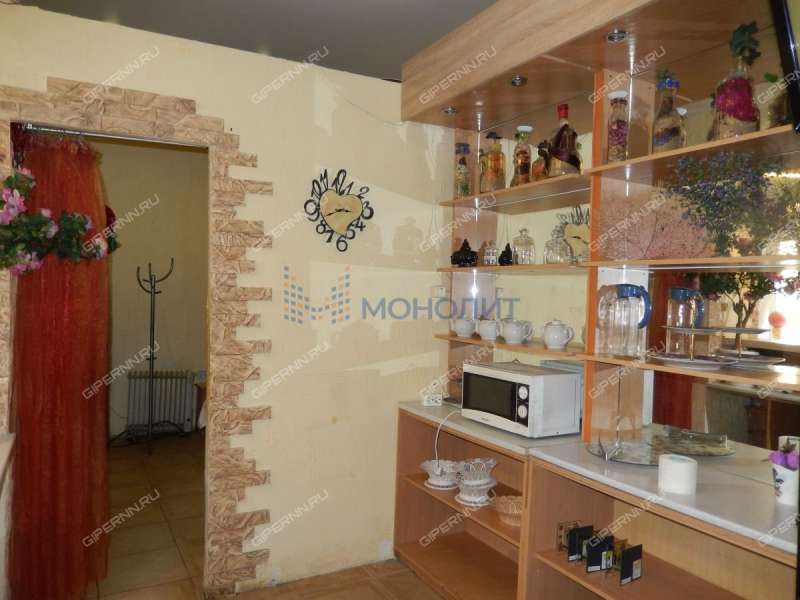 помещение под помещение свободного назначения, торговую площадь на улице Героя Давыдова