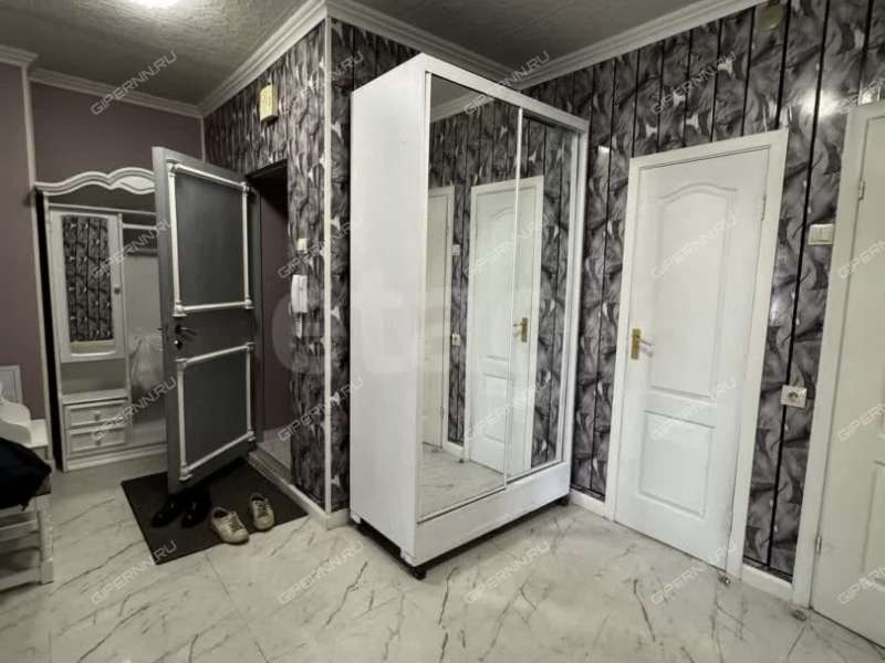 трёхкомнатная квартира на улице Максима Горького дом 52