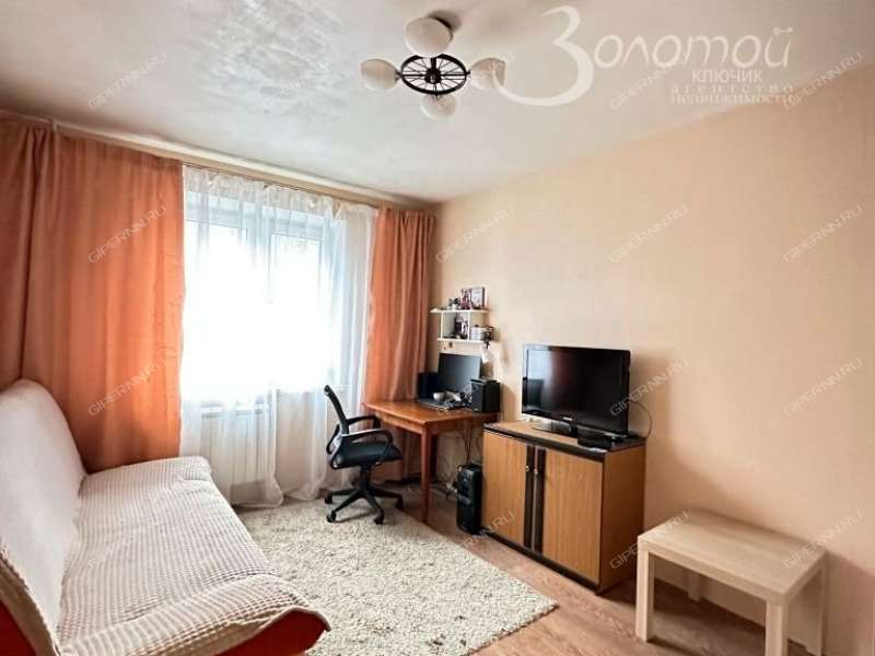 трёхкомнатная квартира на улице Строкина дом 9