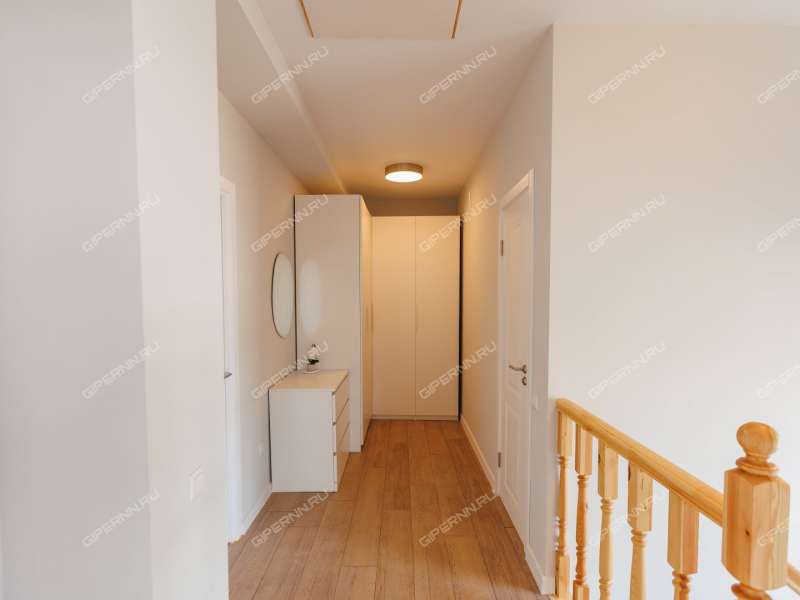 дом на 4-й Цветочной улице деревня Крутая