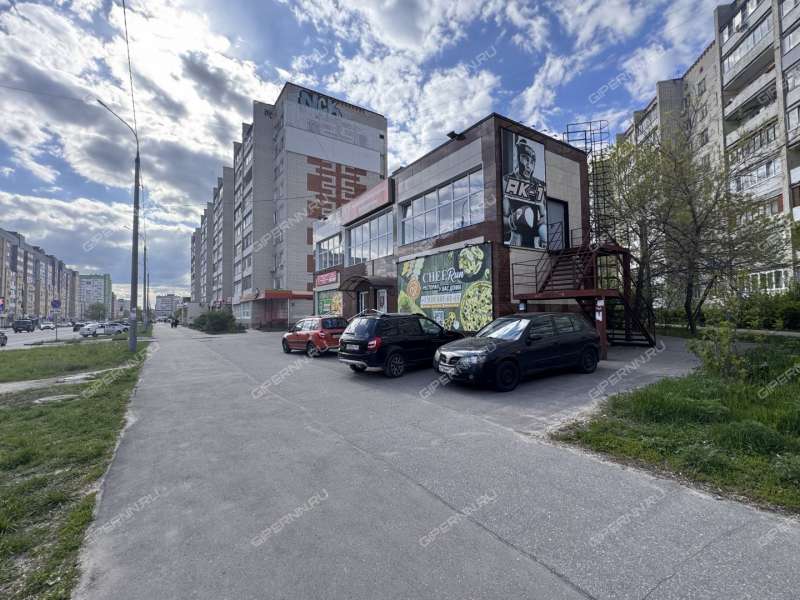 помещение под торговую площадь на улице Петрищева город Дзержинск