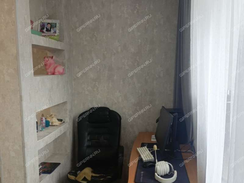 трёхкомнатная квартира на проспекте Кирова дом 7