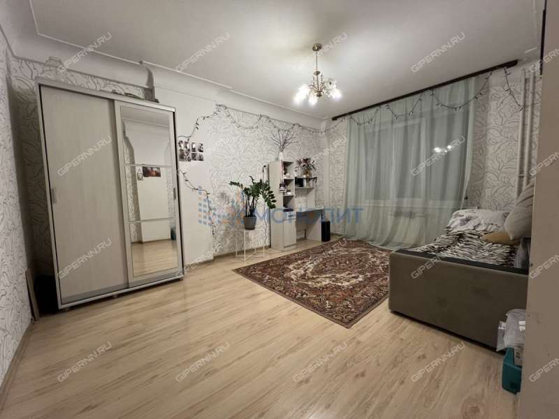 трёхкомнатная квартира на проспекте Кирова дом 27