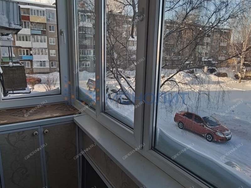 однокомнатная квартира в 2-м микрорайоне дом 37 город Бор