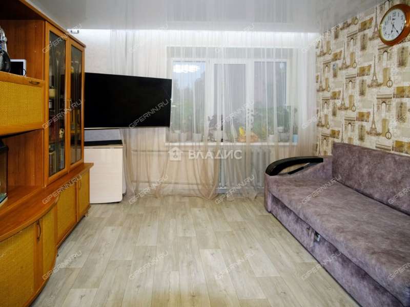 трёхкомнатная квартира на улице Строкина дом 15