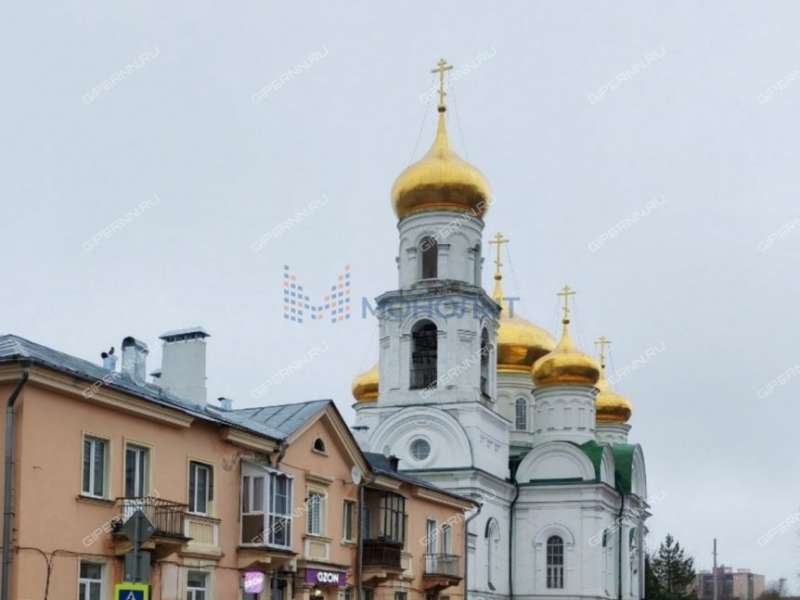 трёхкомнатная квартира на Суетинской улице дом 2