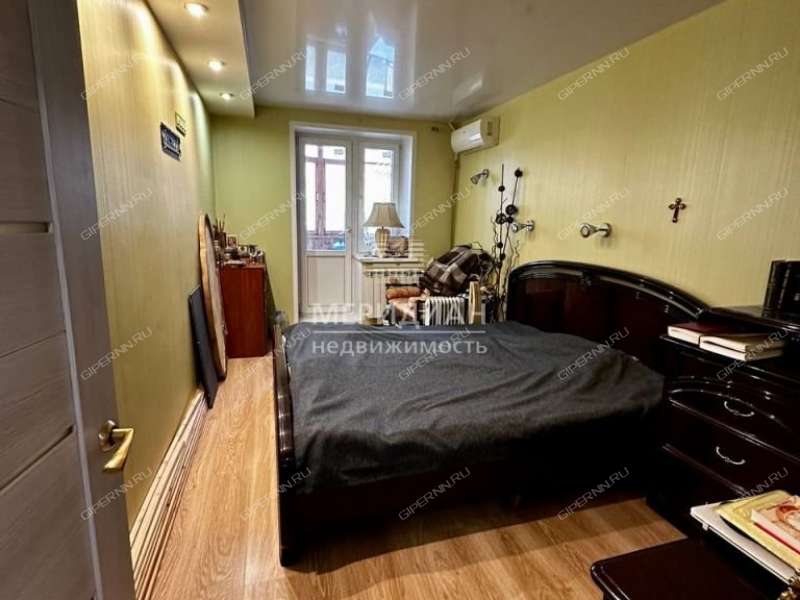 трёхкомнатная квартира на улице Максима Горького дом 144