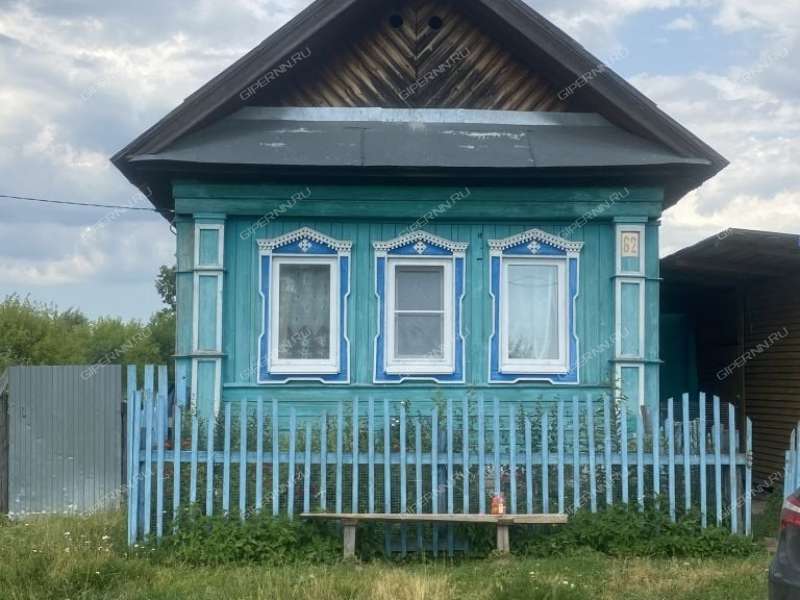 дом на улице Октябрьская село Великовское