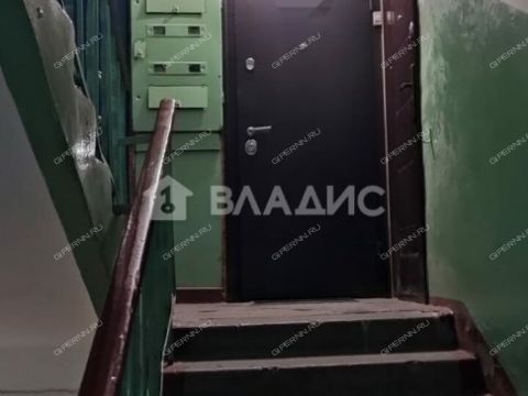 3-komnatnaya-ul-geroya-chugunova-d-5a фото