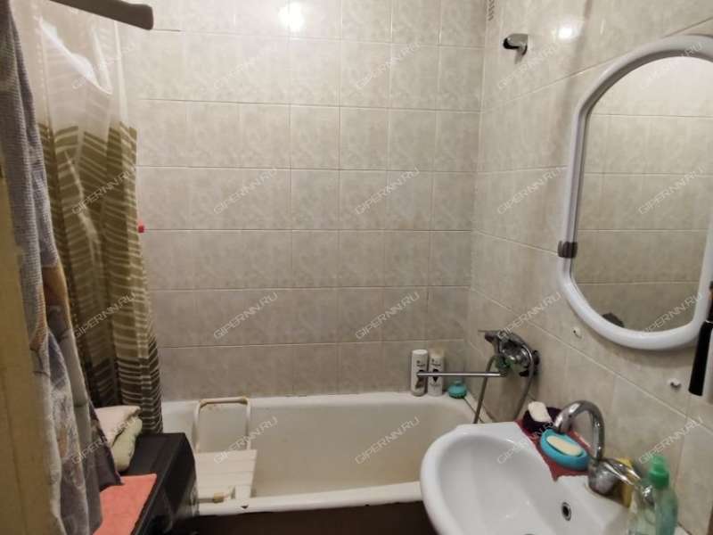 трёхкомнатная квартира на улице Челюскинцев дом 19